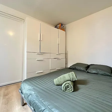 Au Calme Proche Centre Apartamento