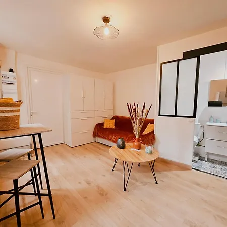 Au Calme Proche Centre Apartamento